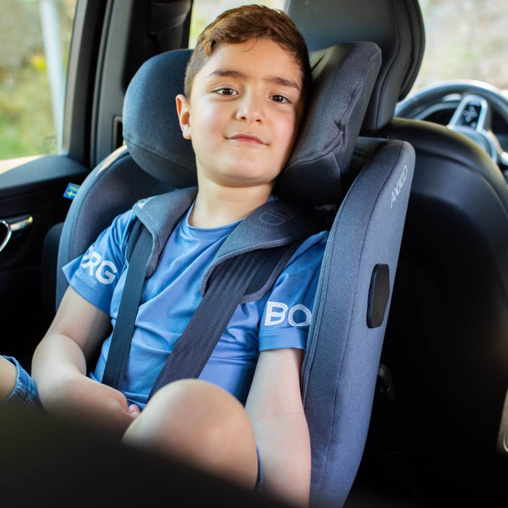 nueva silla axkid minikid 4 imagen de ni&ntilde;os grande a contramarcha con espacio para las piernas